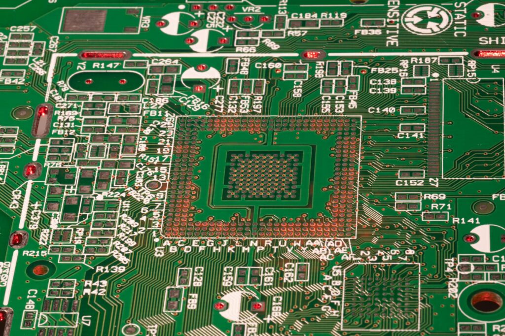 Semiconductor manufacturing facility with clean room environment