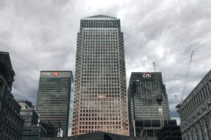 Exterior of a large U.S. bank building representing major financial institutions reporting earnings