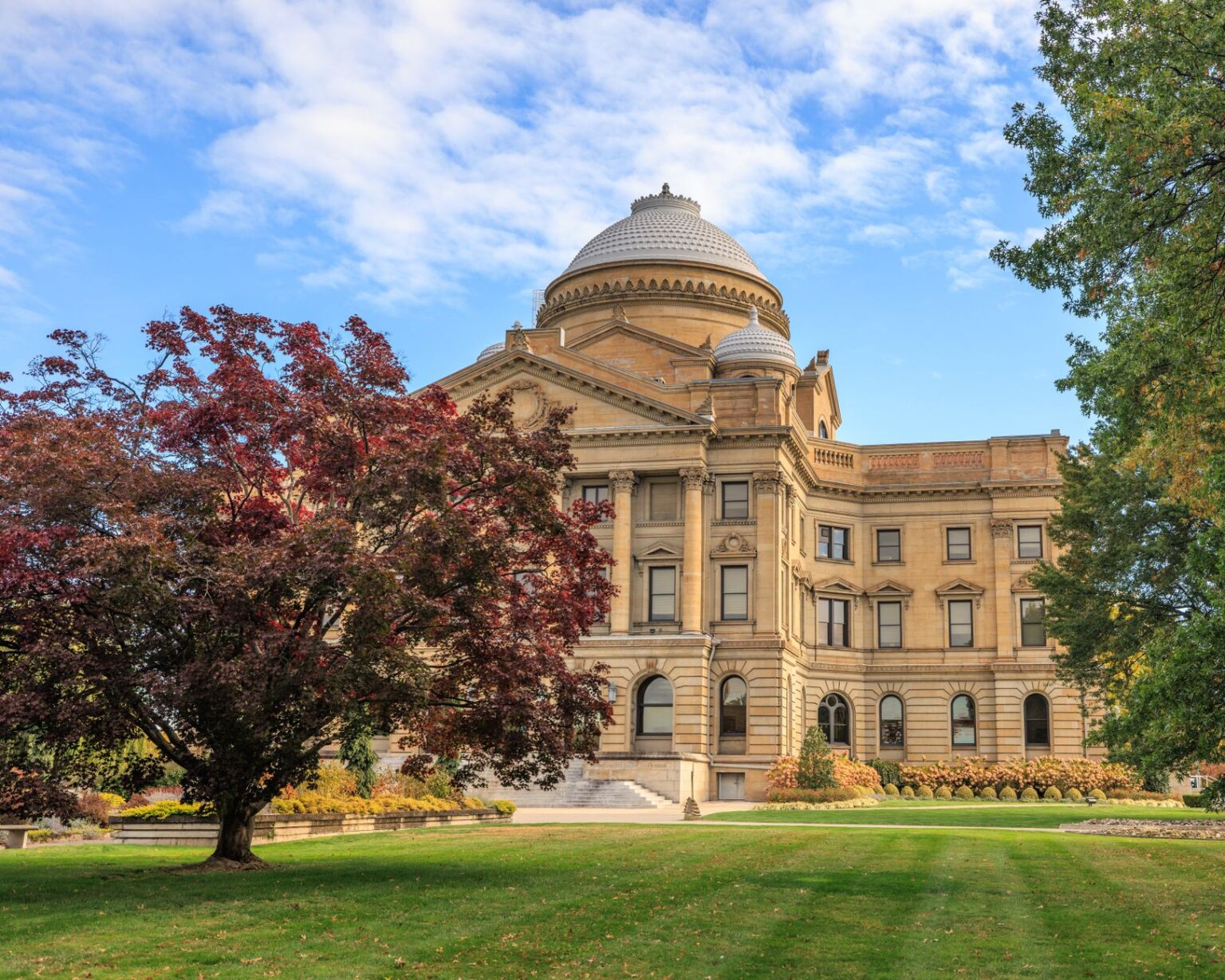 Exterior of a federal courthouse building representing federal law enforcement proceedings
