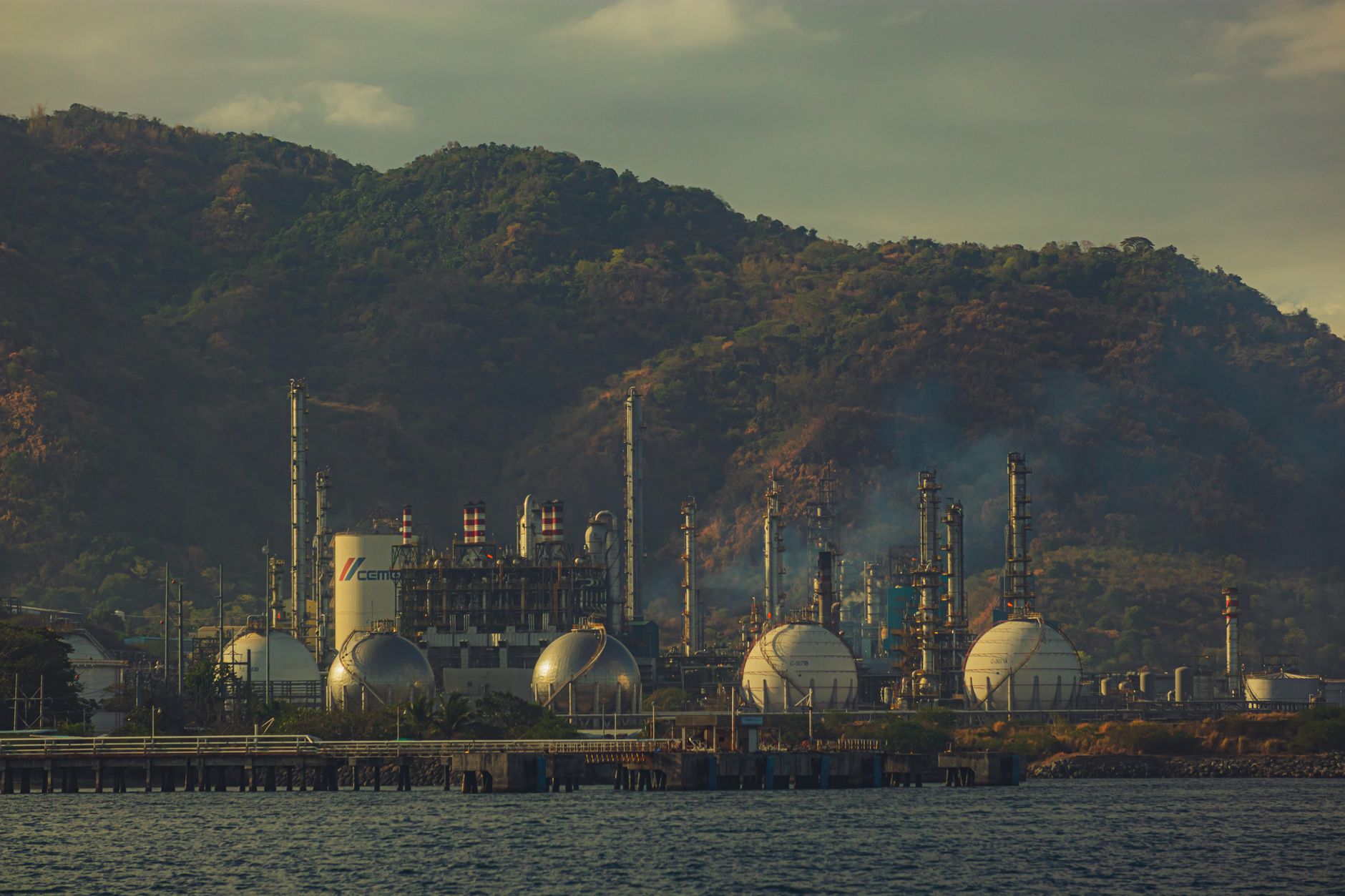 Oil refinery infrastructure in the Middle East reflecting energy market stakes
